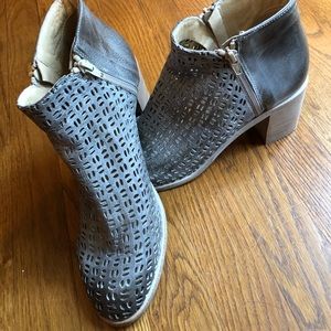 Stelle Monelle side zip booties